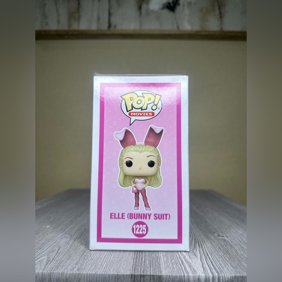 Funko Pop! Vinyl: Legally Blonde - Elle Woods Bunny Costume #1225 - Picture 4 of 8